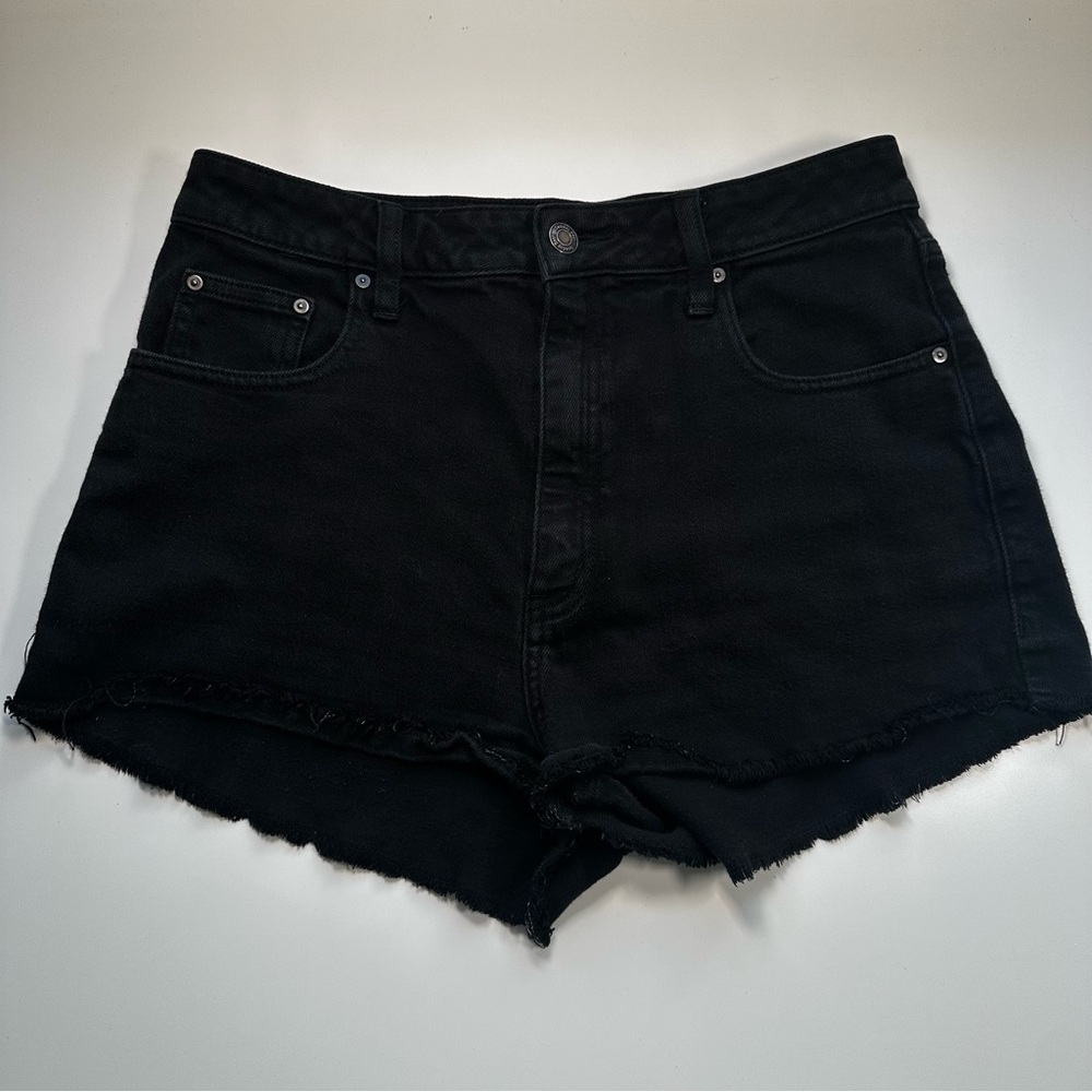 Aritzia Sunday Best Black Denim Cutoff Shorts Size 30